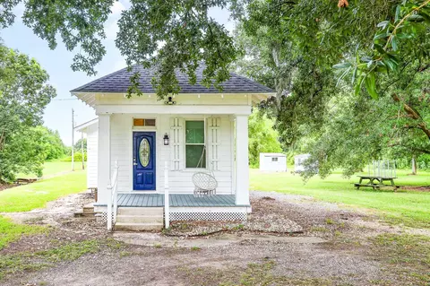 6133 Bayou Black Dr, Gibson, LA 70356