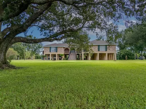 381 Highridge Dr, Houma, LA 70363