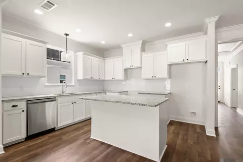 Kitchen - 10789 Sage Dr, Walker, LA 70785 photo 1 of 2