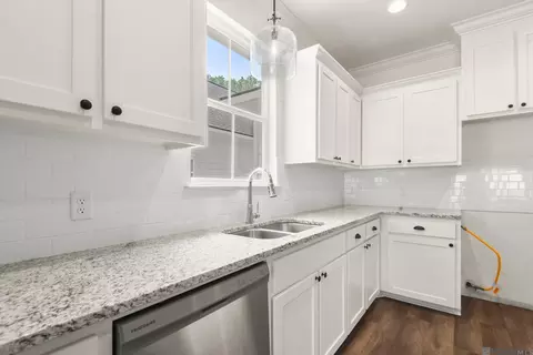 Kitchen - 10789 Sage Dr, Walker, LA 70785 photo 2 of 2