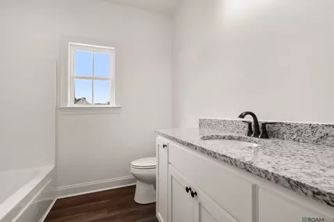 Bath - 10789 Sage Dr, Walker, LA 70785 photo 3 of 3