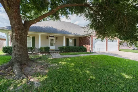 Exterior - 132 Leighton Loop, Houma, LA 70360 photo 2 of 6