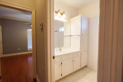 Entry Way - 132 Leighton Loop, Houma, LA 70360 photo 2 of 2