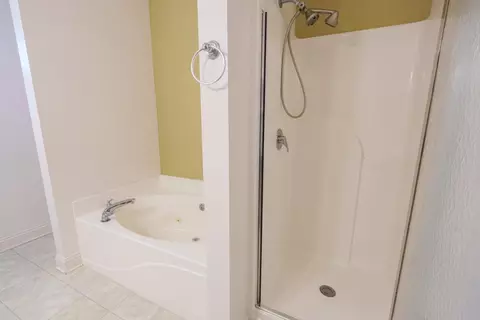 Bath - 132 Leighton Loop, Houma, LA 70360 photo 2 of 2