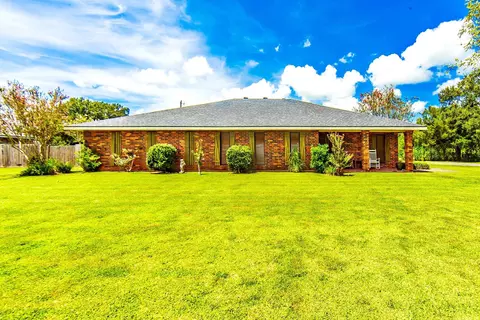 221 Mary Beth, Houma, LA 70364