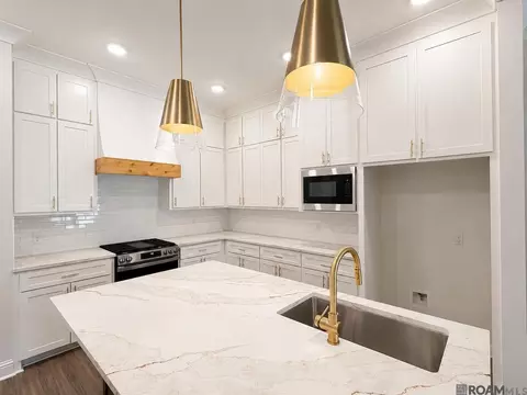10473 Eastlake Dr, Denham Springs, LA 70726