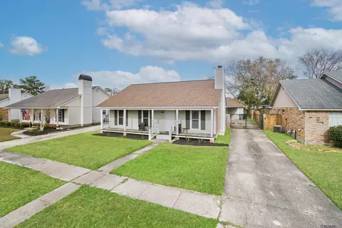 4445 Country Hill Dr, Baton Rouge, LA 70816