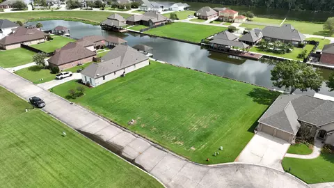 APT 79 Woodview Ct, Morgan City, LA 70380