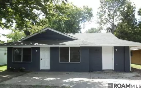1041 Michigan Ave, Port Allen, LA 70767
