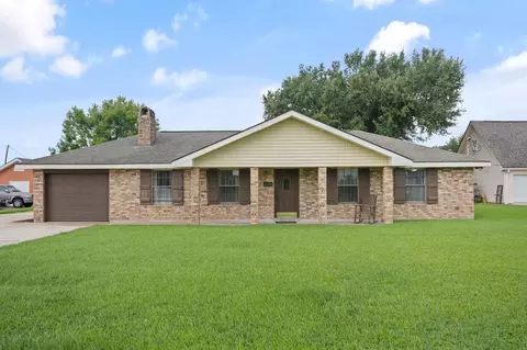 21274 Ranson Ln, Vacherie, LA 70090