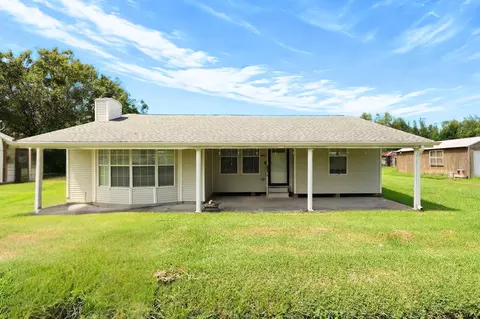 350 Danos St, Raceland, LA 70394