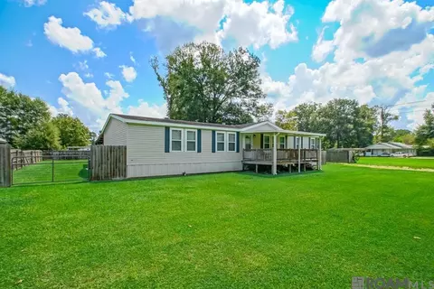 20926 Holmes Dr, Zachary, LA 70791