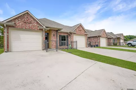 26710 Palmetto Lake Ct W, Denham Springs, LA 70726