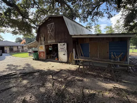 Exterior - 225 E 71st St, Cut Off, LA 70345 photo 5 of 9