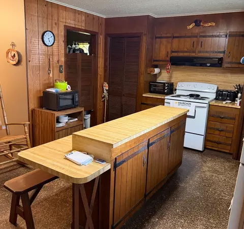 Kitchen - 225 E 71st St, Cut Off, LA 70345 photo 1 of 3
