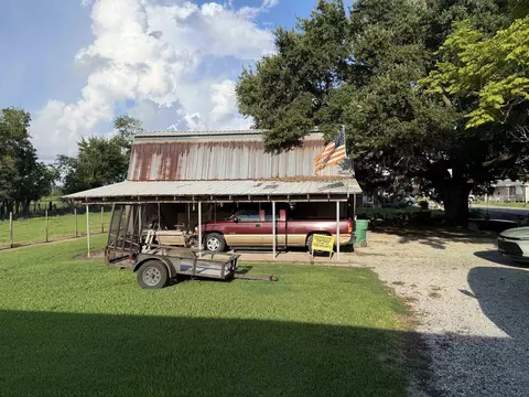 Exterior - 225 E 71st St, Cut Off, LA 70345 photo 7 of 9