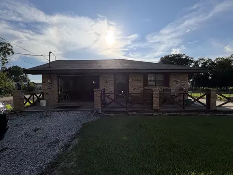 Exterior - 225 E 71st St, Cut Off, LA 70345 photo 2 of 9