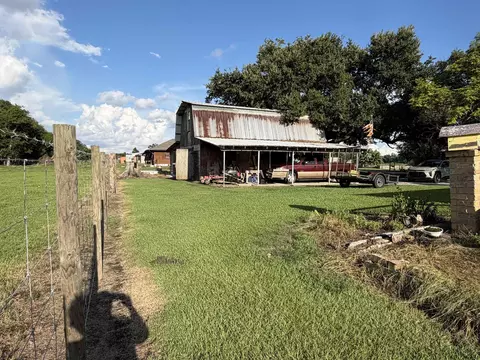 Exterior - 225 E 71st St, Cut Off, LA 70345 photo 8 of 9