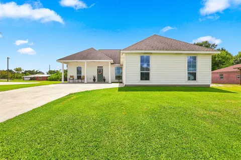 4406 Force Dr, Bourg, LA 70343