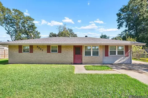 9301 Randall Dr, Denham Springs, LA 70726