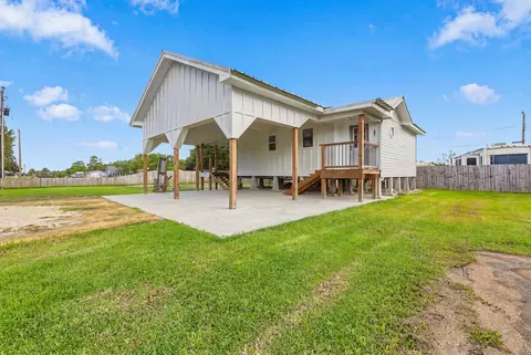 112 W 213 St, Galliano, LA 70354