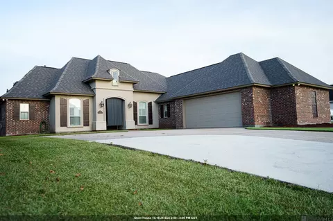 6162 Pelican Crossing Dr, Gonzales, LA 70737