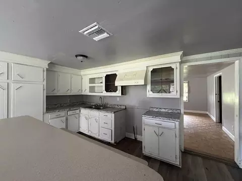 Kitchen - 982 Chitimacha Trl, Baldwin, LA 70514 photo 1 of 2