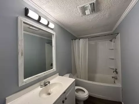 Bath - 982 Chitimacha Trl, Baldwin, LA 70514 photo 1 of 2