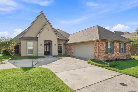 30889 Creek Valley Dr, Denham Springs, LA 70726