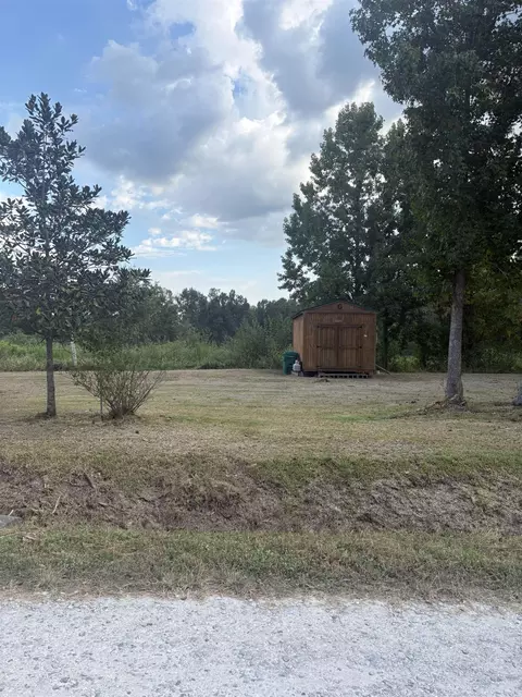 609 Ledet Dr, Thibodaux, LA 70301