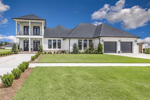 320 Independence Dr, Houma, LA 70360