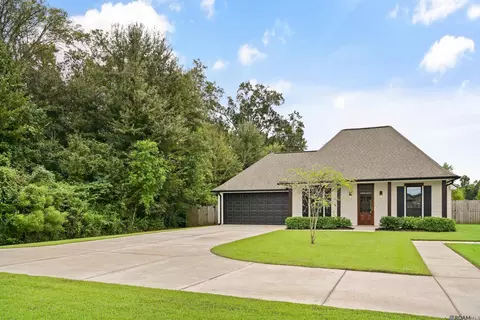 907 Flat Lands Dr, Gonzales, LA 70737