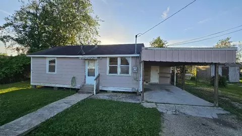 313 Ayo St, Raceland, LA 70394