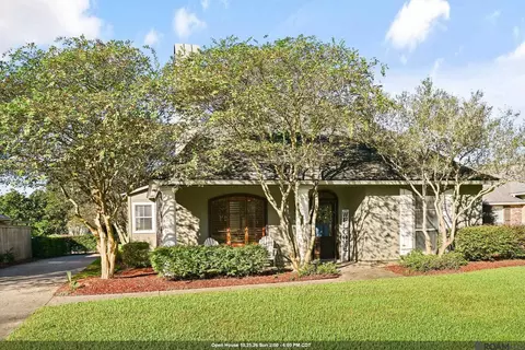 18927 W Lake Terrace Dr, Baton Rouge, LA 70817