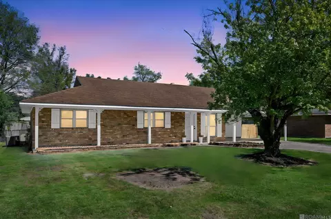10658 Carmel Dr, Baton Rouge, LA 70818