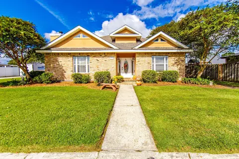 111 Newsom Dr, Houma, LA 70360