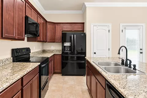 Kitchen - 110 Red Maple Dr, Gray, LA 70359 photo 3 of 6