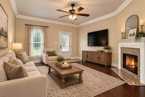 Living - 110 Red Maple Dr, Gray, LA 70359 photo 1 of 3