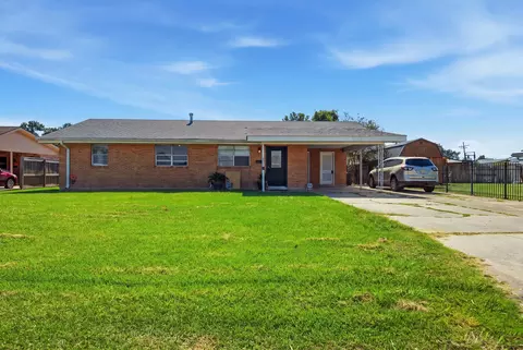 102 Harding Dr, Houma, LA 70364