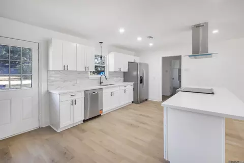12545 Canterbury Dr, Baton Rouge, LA 70814