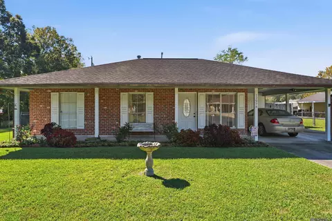 12976 N Oak Tree Dr, Baton Rouge, LA 70818