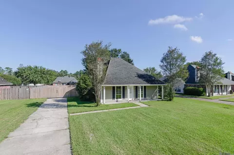 Exterior - 13531 South Trce, Walker, LA 70785 photo 3 of 6