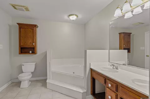 Bath - 13531 South Trce, Walker, LA 70785 photo 2 of 3
