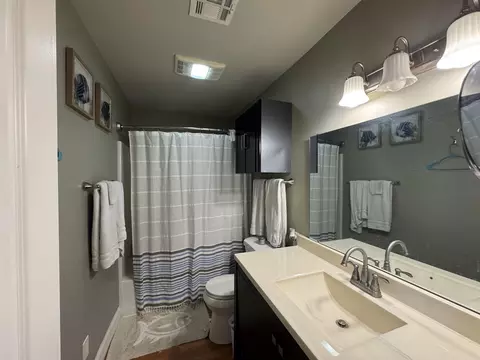 Bath - 1012 Camp St #A, Dulac, LA 70353 photo 1 of 1