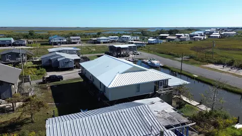 View/Area - 1012 Camp St #A, Dulac, LA 70353 photo 1 of 7