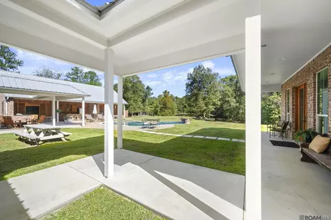Exterior - 15693 Alphonse Forbes Rd, Pride, LA 70770 photo 2 of 10