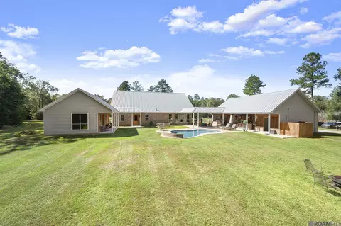 Exterior - 15693 Alphonse Forbes Rd, Pride, LA 70770 photo 8 of 10
