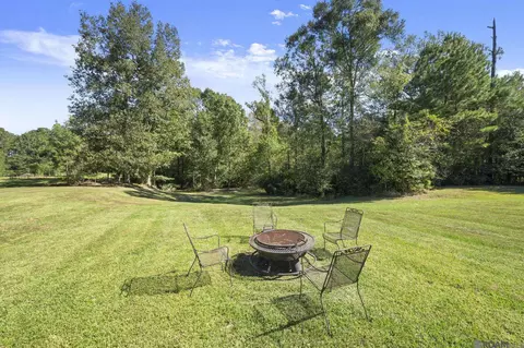 Exterior - 15693 Alphonse Forbes Rd, Pride, LA 70770 photo 7 of 10