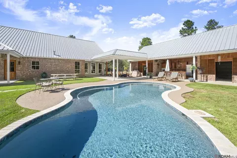 Exterior - 15693 Alphonse Forbes Rd, Pride, LA 70770 photo 5 of 10