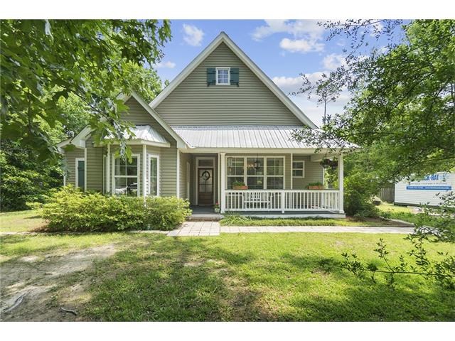 1329 Lafitte St, Mandeville, LA 70448 photo 1
